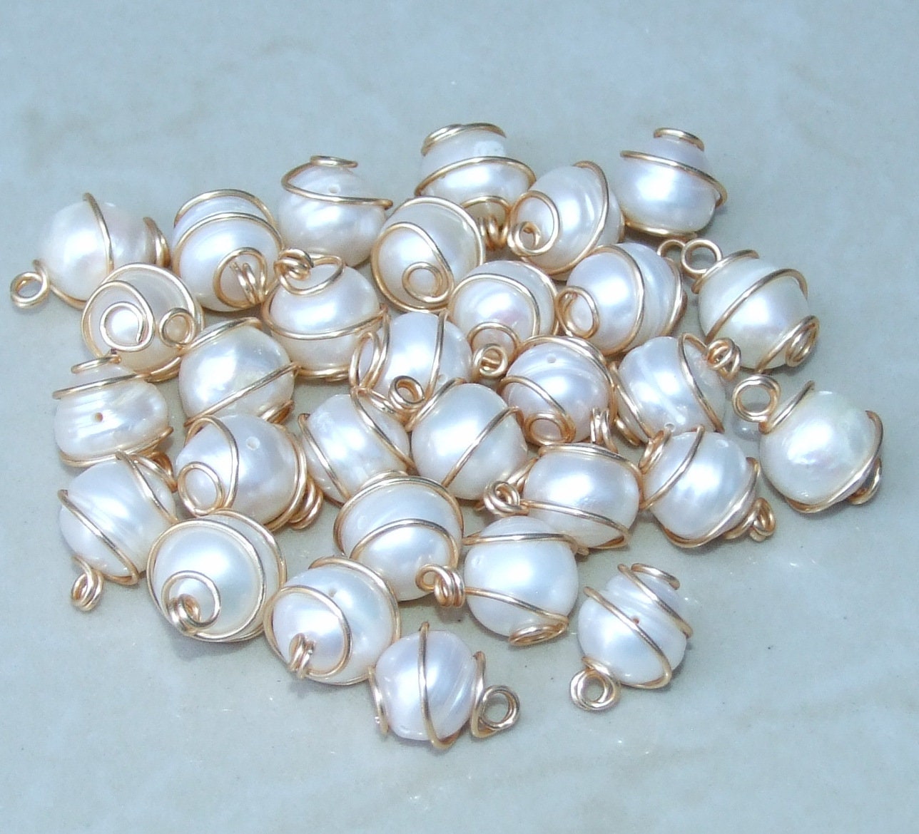 Natural Cultured Round Freshwater Pearl Pendant, 18K Gold Plated Over Copper Wire, 15mm x 12mm, 912 - EDGBeadsandGems