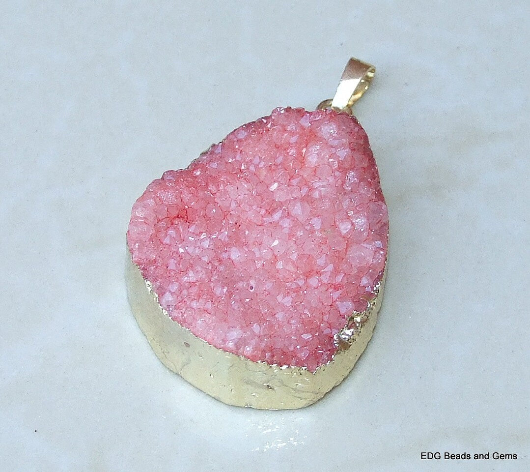 ON SALE Red Agate Quartz Druzy Pendant, Quartz Druzy Pendant - Geode - Gold Edge - 32mm x 40mm - 8245 - EDGBeadsandGems