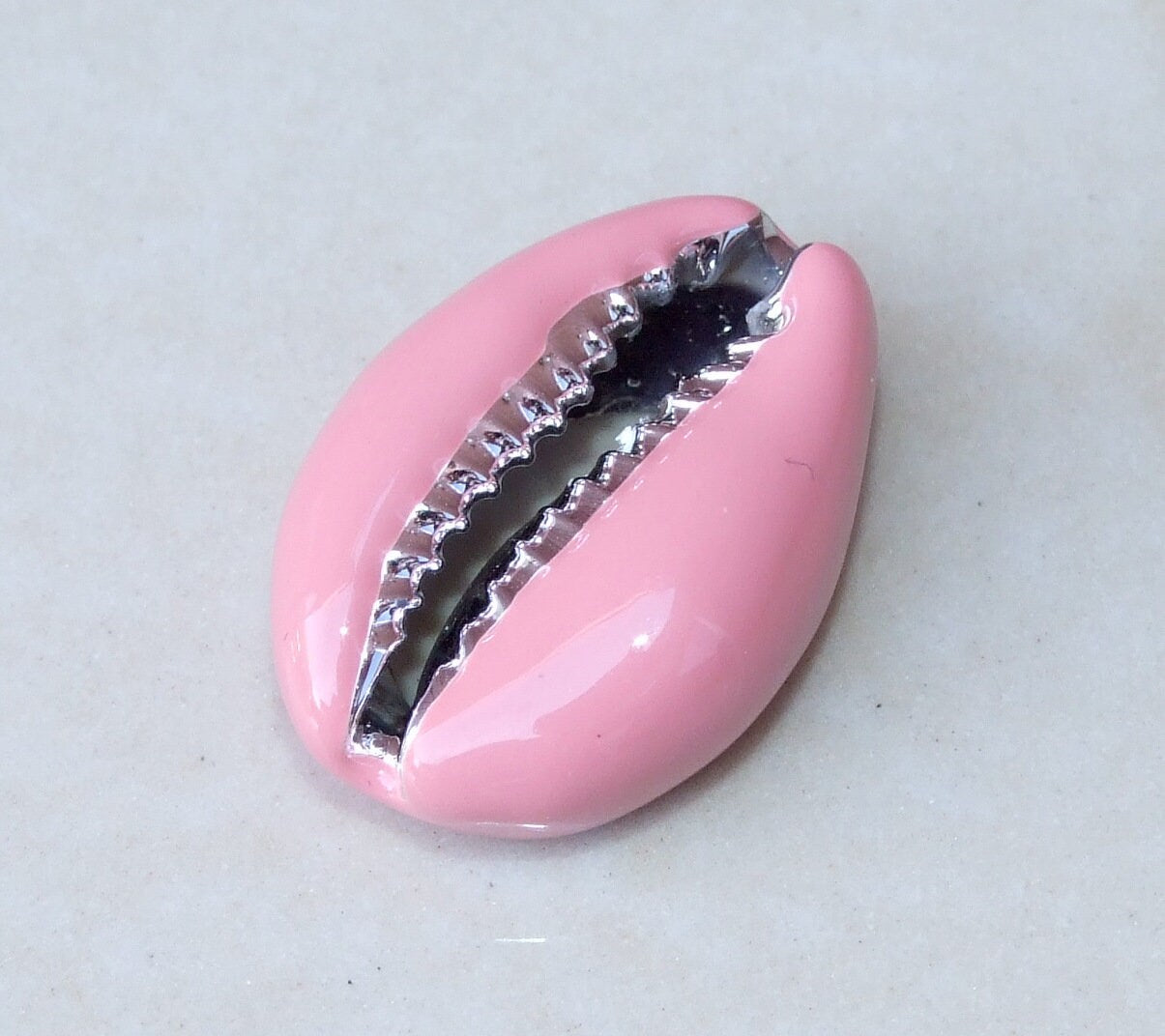Pink Silver Plated Cowrie Shell Connector, Natural Seashell Pendant, Money Shell, Sea Shell, Silver Plated Seashell, Shell Pendant, 20-25mm - EDGBeadsandGems