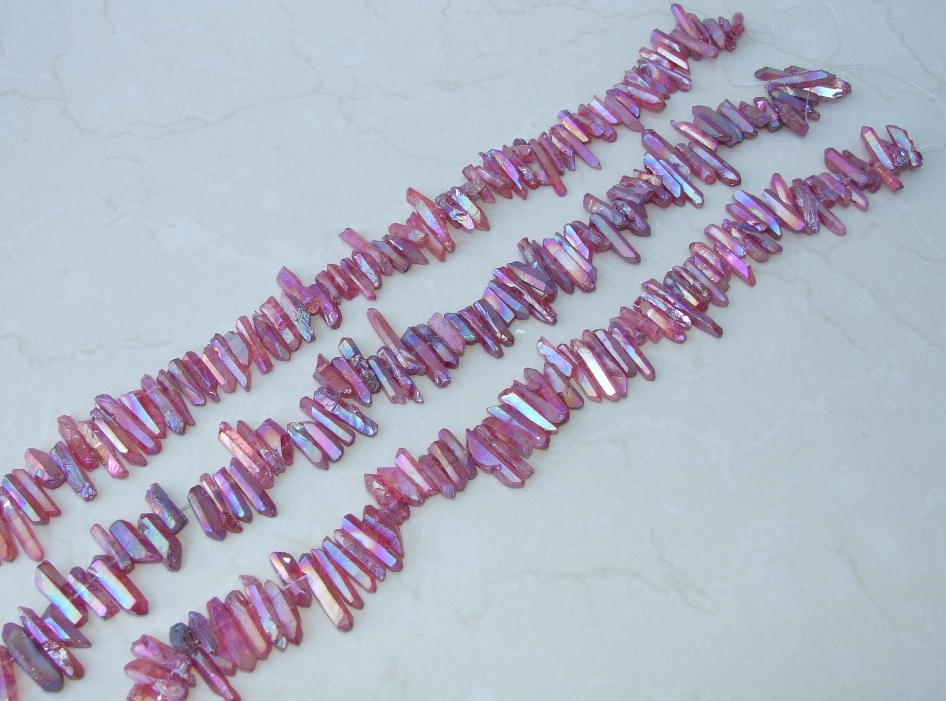 Dark Red Titanium AB Quartz Points, Quartz Points Strand, Raw Random Length Quartz Points, Quartz Crystal Points, Gemstone Beads, 20-30mm - EDGBeadsandGems