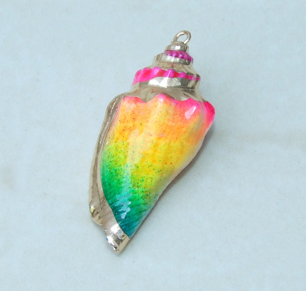 Hand Painted Gold Edge Natural Spiral Sea Shell Pendant, Spiral Shell Bead, Seashell Pendant, Shell Jewelry, Conch Shell, 35-45mm, O2C - EDGBeadsandGems