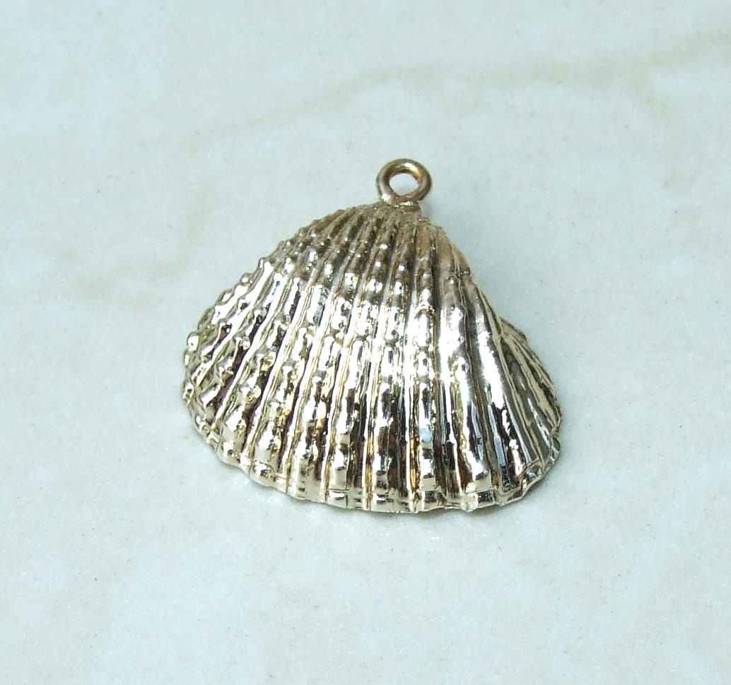 Two Gold Seashells, Natural SeaShell Pendant, Clam Shell Pendant, Gold Plated, Ocean Shell Pendant, Beach, Summer, BOHO, 20mm to 28mm 6-22 - EDGBeadsandGems