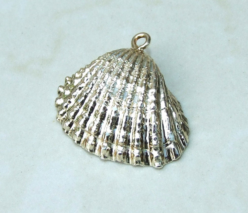 Two Gold Seashells, Natural SeaShell Pendant, Clam Shell Pendant, Gold Plated, Ocean Shell Pendant, Beach, Summer, BOHO, 20mm to 28mm 6-22 - EDGBeadsandGems