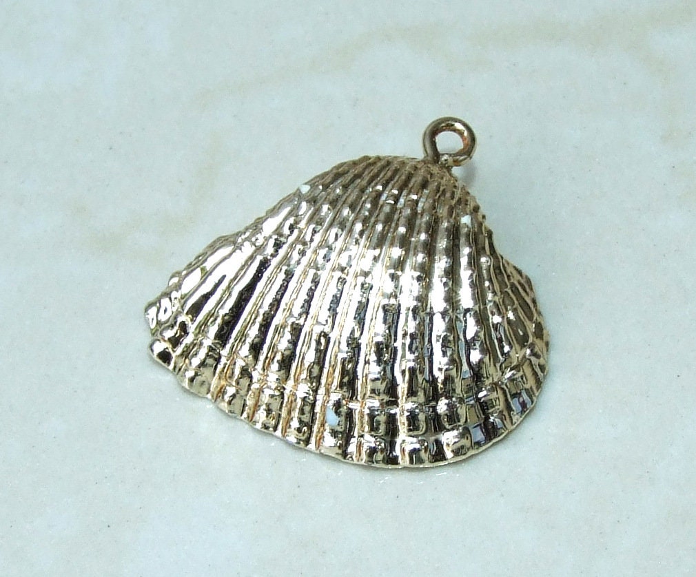 Two Gold Seashells, Natural SeaShell Pendant, Clam Shell Pendant, Gold Plated, Ocean Shell Pendant, Beach, Summer, BOHO, 20mm to 28mm 6-22 - EDGBeadsandGems