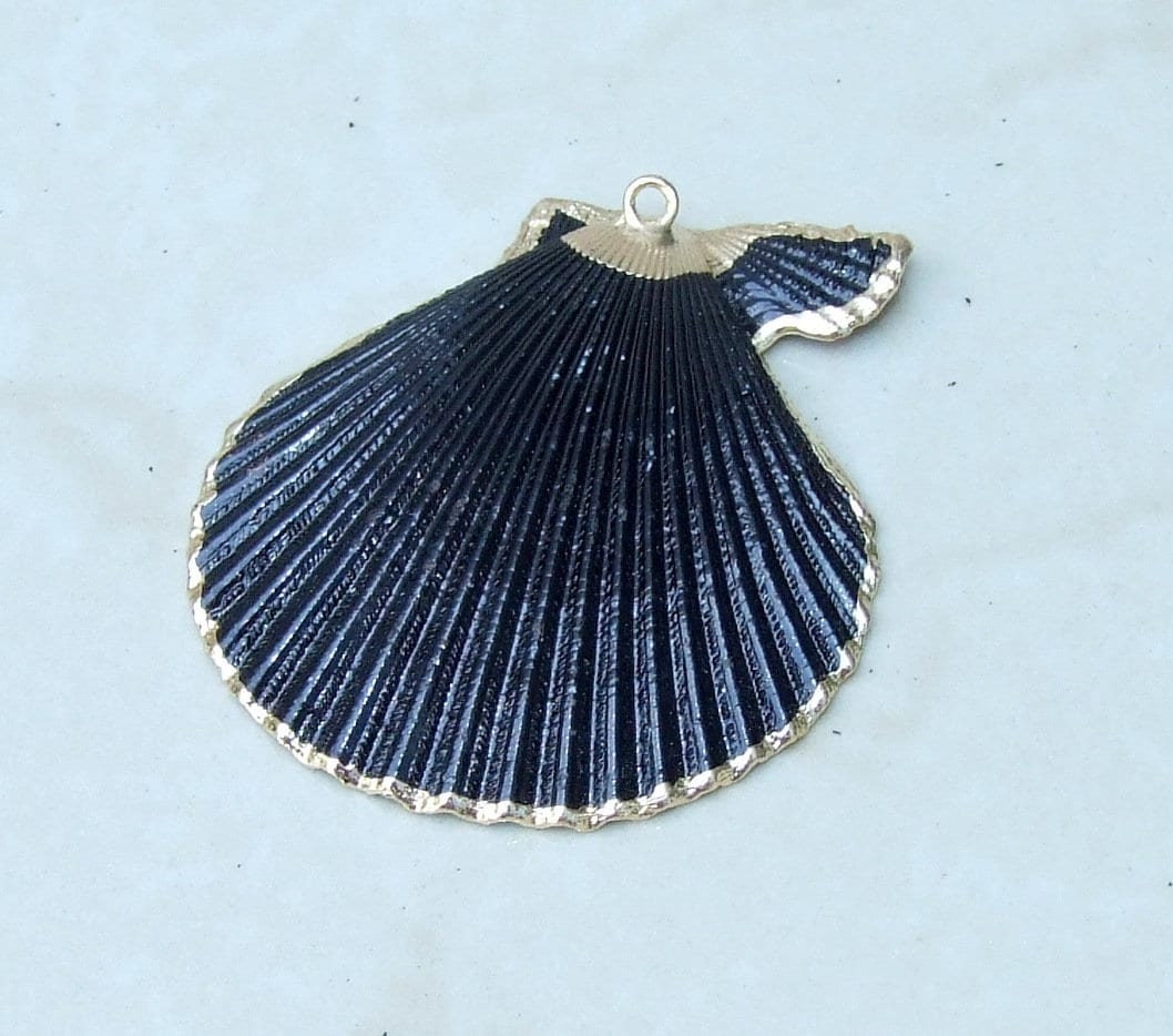 Hand Painted Scallop Shell Pendant, Gold Edge Loop, Natural Seashell, Sea Shell, Shell Necklace, Beach Jewelry, Ocean Seashell, 40-53mm 05T