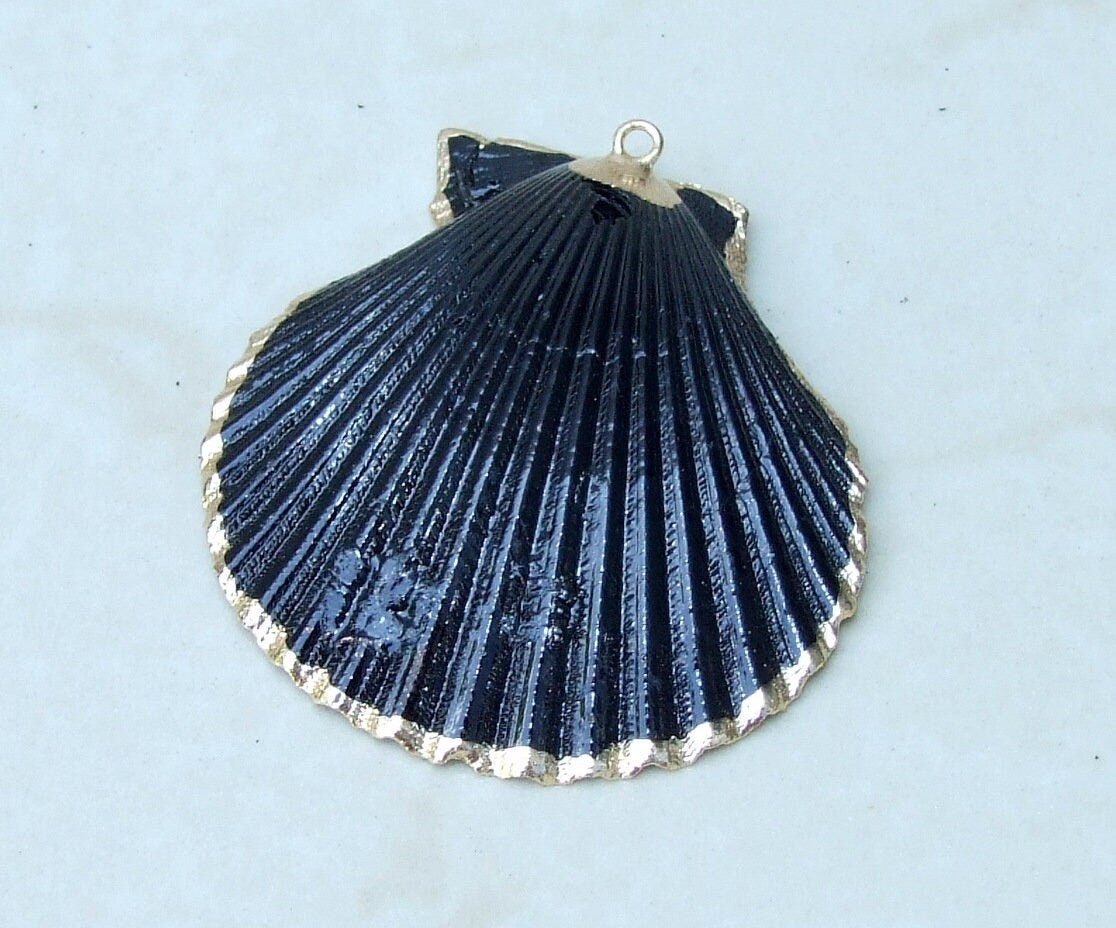 Hand Painted Scallop Shell Pendant, Gold Edge Loop, Natural Seashell, Sea Shell, Shell Necklace, Beach Jewelry, Ocean Seashell, 40-53mm 05T