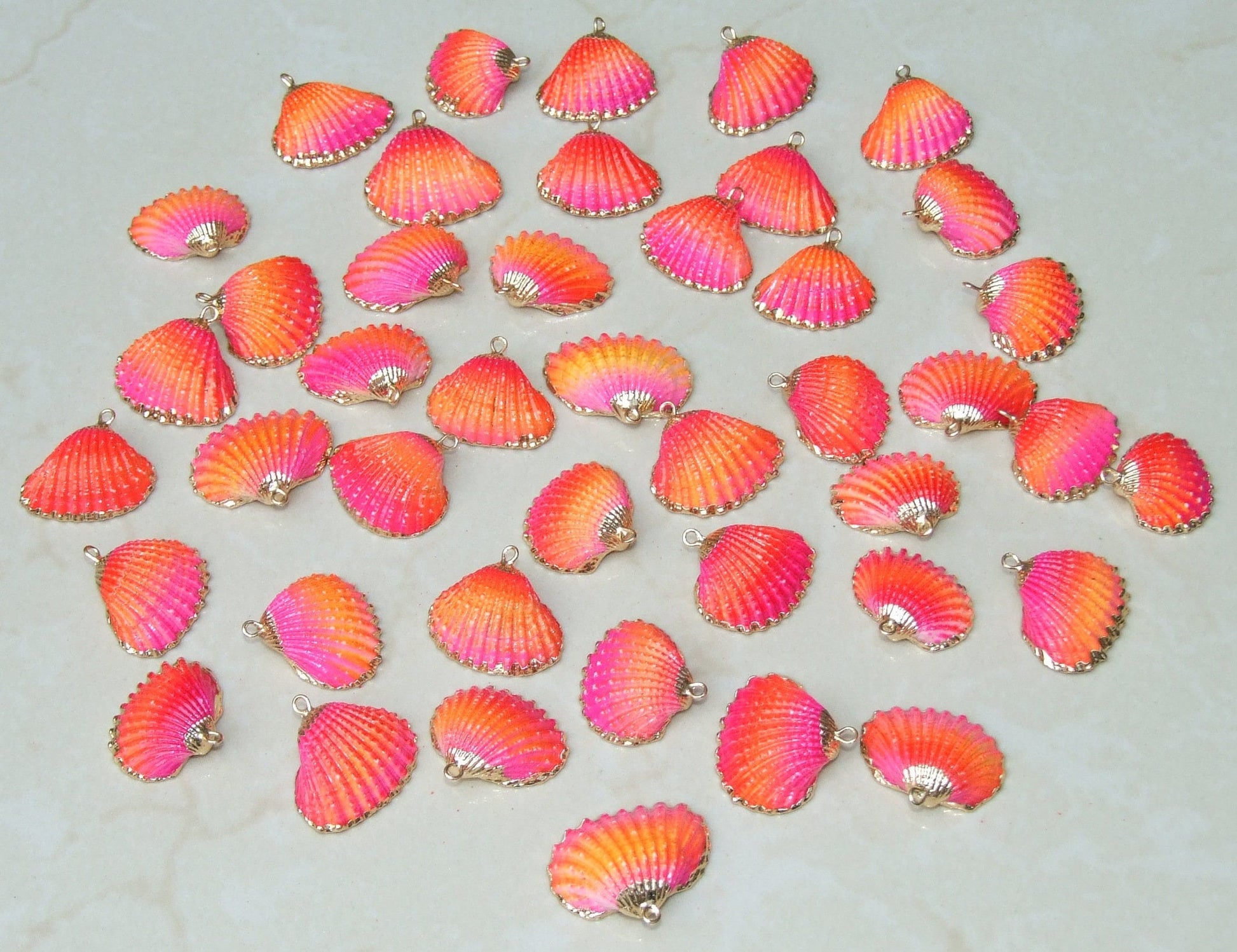 Small Gold Edge Natural Seashell, Sea Shell Pendant, Clam Shell, Shell Bead Pendant, Ocean, Beach, Summer Jewelry, BOHO, 25mm to 28mm 07D - EDGBeadsandGems