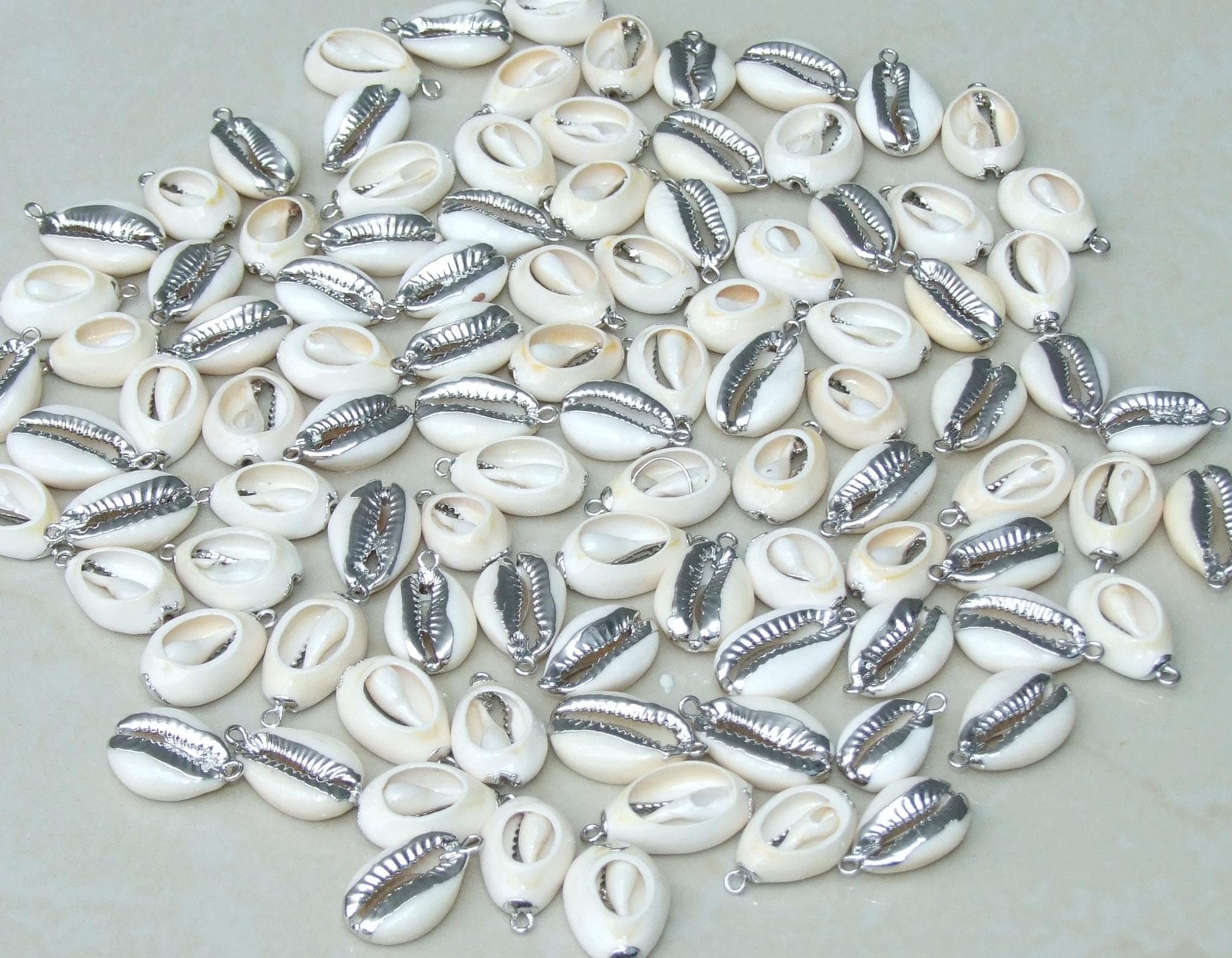 4/10 Gold or Silver Plated Cowrie Shell Money Shell Pendants, Natural Shell Beach Jewelry, Beach Necklace, Seashell jewelry, 18-22mm, 4-19 - EDGBeadsandGems