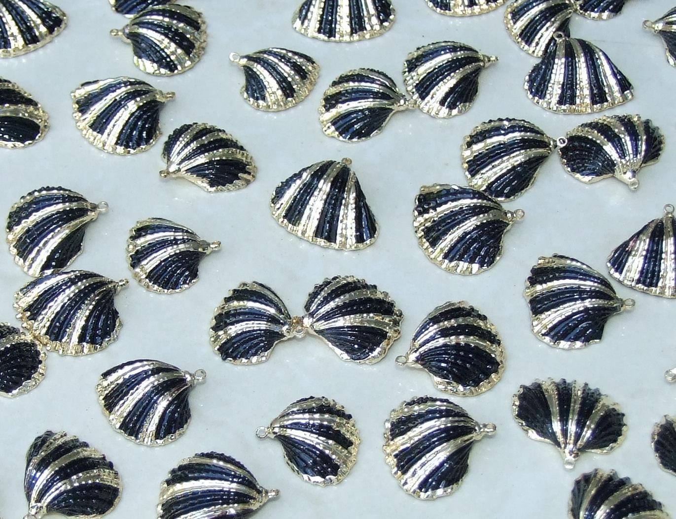 Black Gold Seashell, Natural Sea Shell Pendant, Clam Shell, Bead Pendant, Gold Plated, Ocean, Beach, Summer, BOHO, 20mm to 25mm, 09-A - EDGBeadsandGems