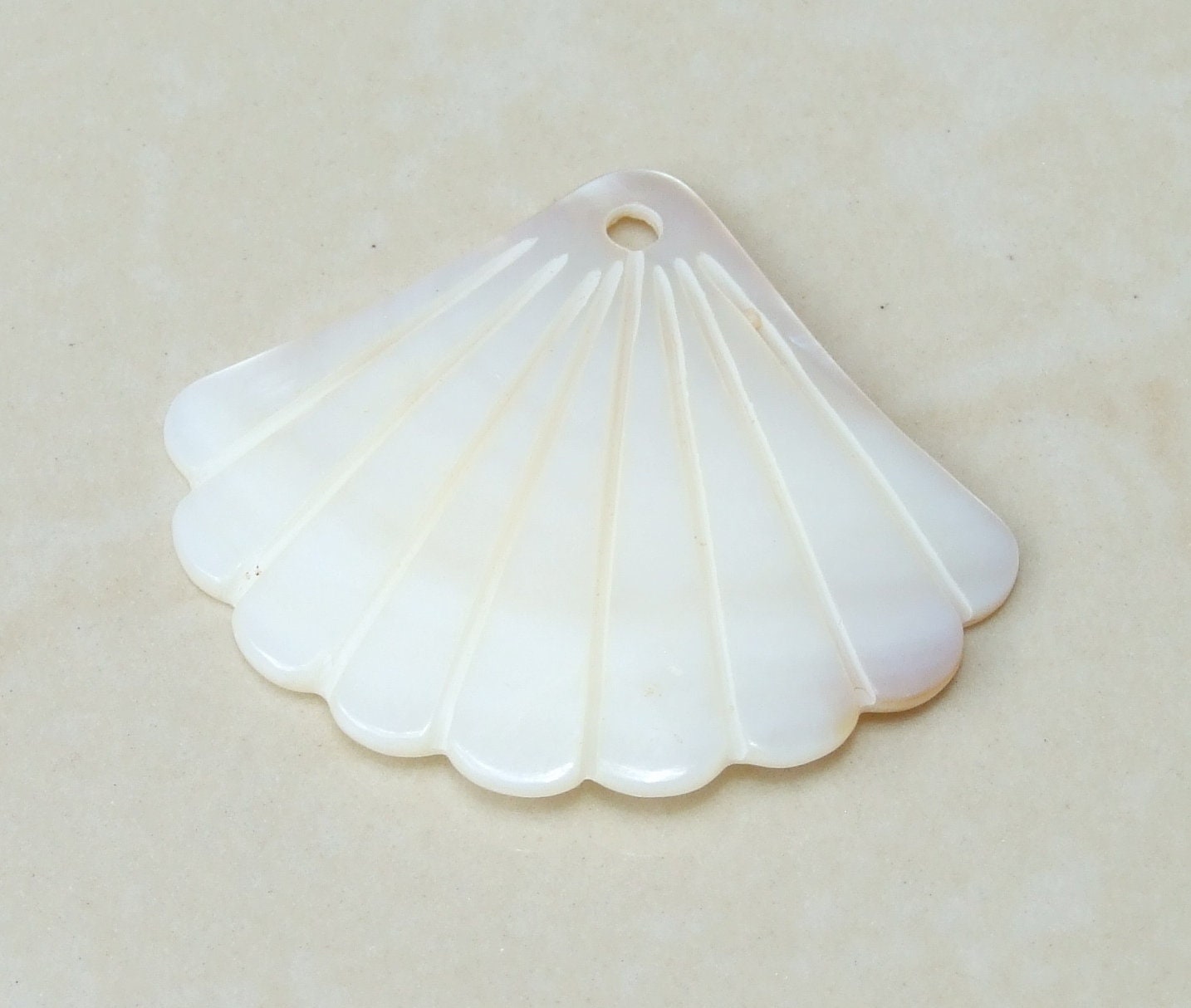 5pcs Freshwater Shell Fan Pendant, Natural Shell - Gemstone Pendant - Carved - Wheat Color Matrix - Beach - Ocean - BOHO - 45mm x 50mm