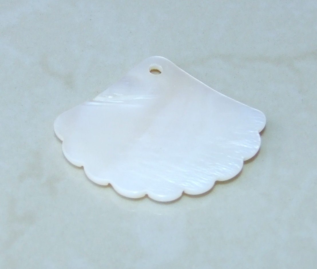 5pcs Freshwater Shell Fan Pendant, Natural Shell - Gemstone Pendant - Carved - Wheat Color Matrix - Beach - Ocean - BOHO - 45mm x 50mm