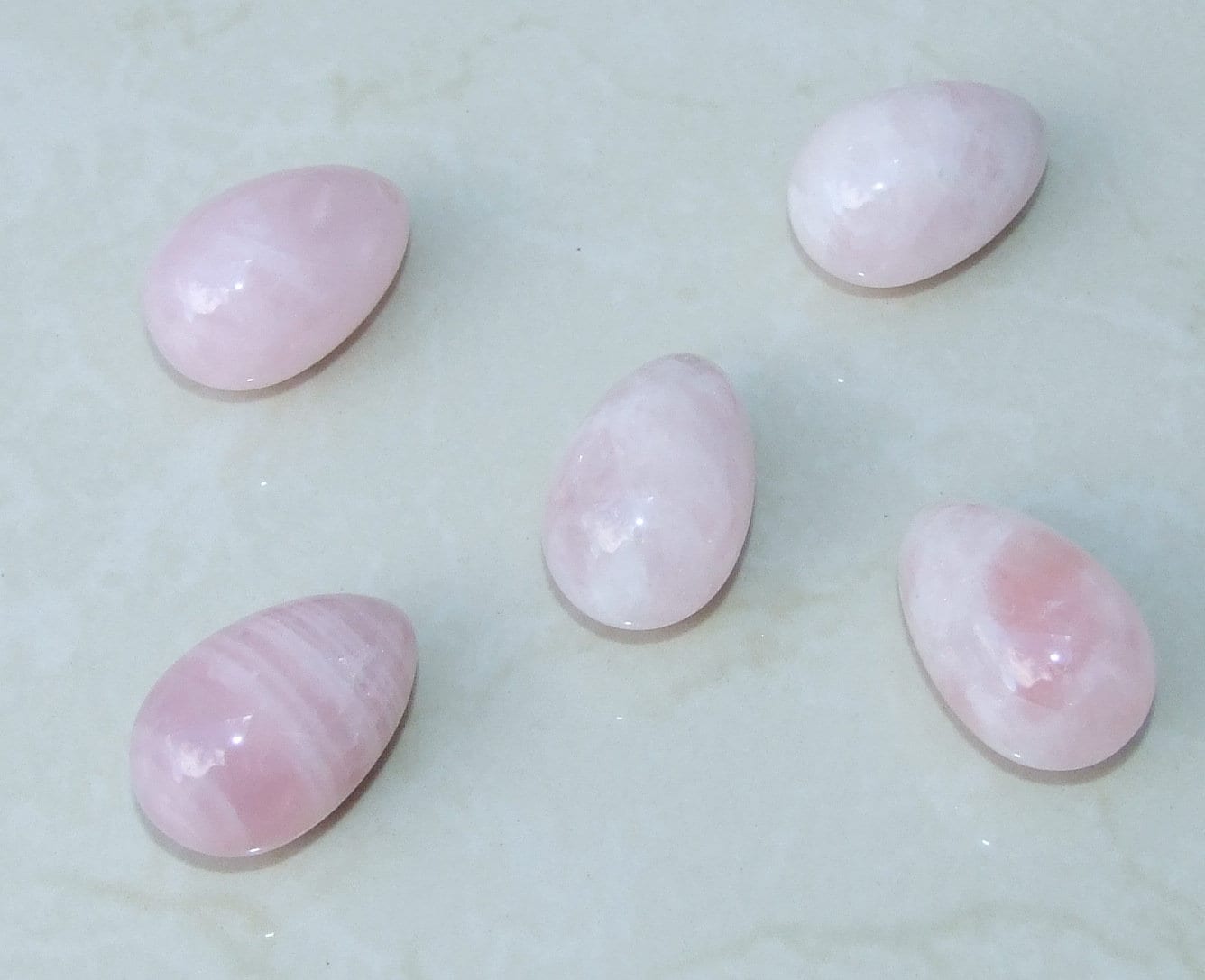 Rose Quartz Easter Egg Pendant, Natural Rose Quartz Pendants, Carved Pendant, Gemstone Pendant, Jewelry Pendant, Fertility Egg, 25mm x 40mm