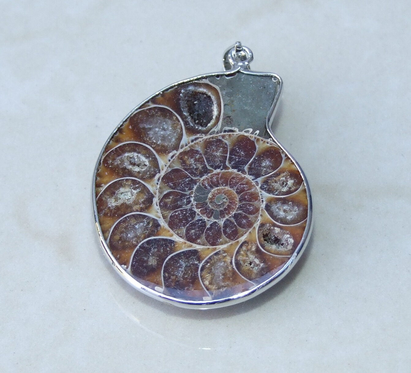 Ammonite Pendant, Fossil Pendant, Shell Pendant, Gemstone Pendant, Ammonite Slice, Nautilus Fossil, Silver Bezel & Bail, 31mm x 37mm, 9405