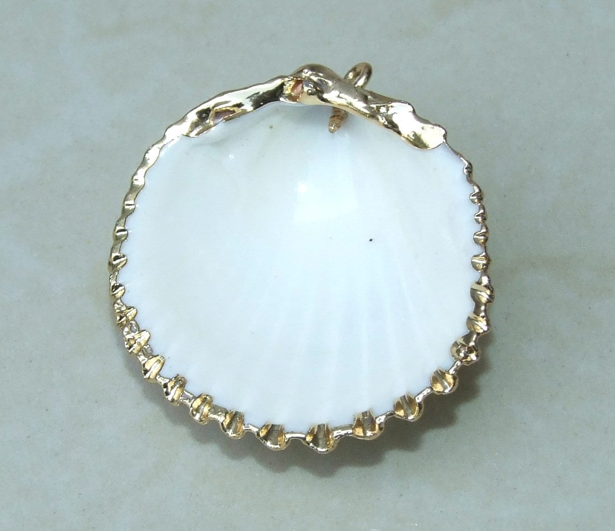 Natural Sea Shell Pendant, Seashell Bead, Shell Pendant, Charm, Clam Shell, Shell Jewelry, Beach Jewelry, White and Gold - 35-40mm - 61-05